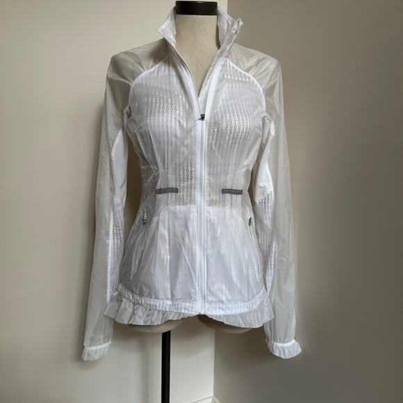Lululemon Ultra Light Run Wild Jacket White 6 - Picture 7 of 10